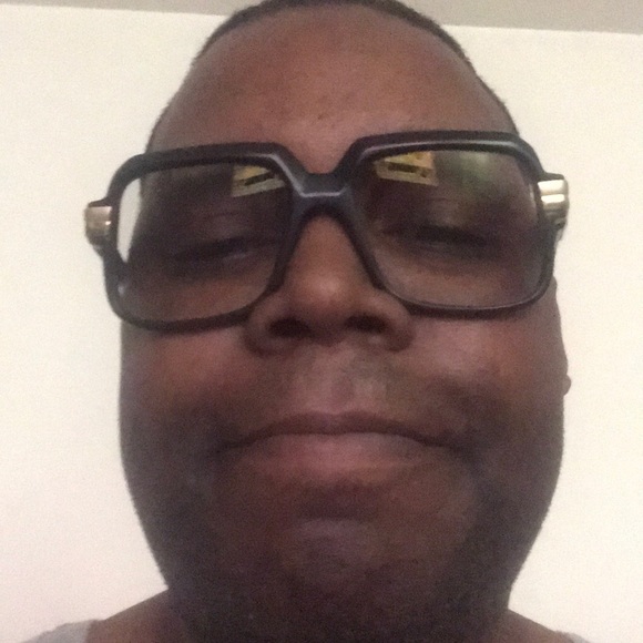 Meet your Posher, Raymond - Picture 1 of 1